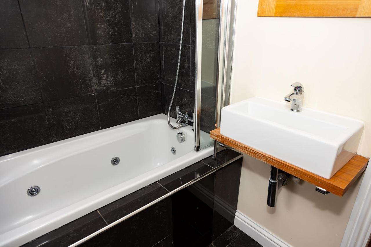 อเล็กซานเดอร์ อพาร์ทเมนท์ เซาท์ ชิลด์ส Apartment Jarrow ภายนอก รูปภาพ